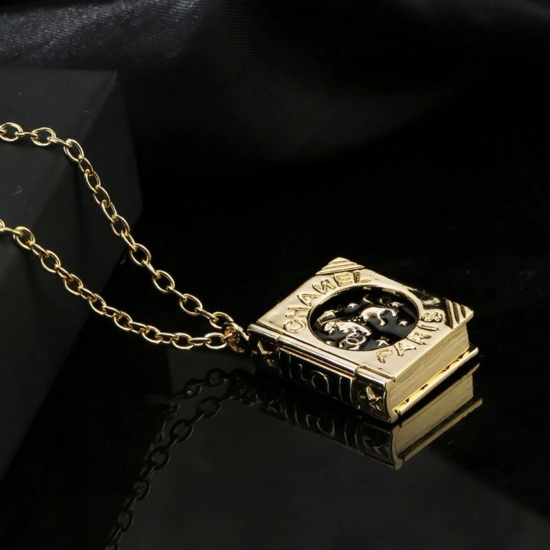 Chanel Necklaces Trendsetting 228744