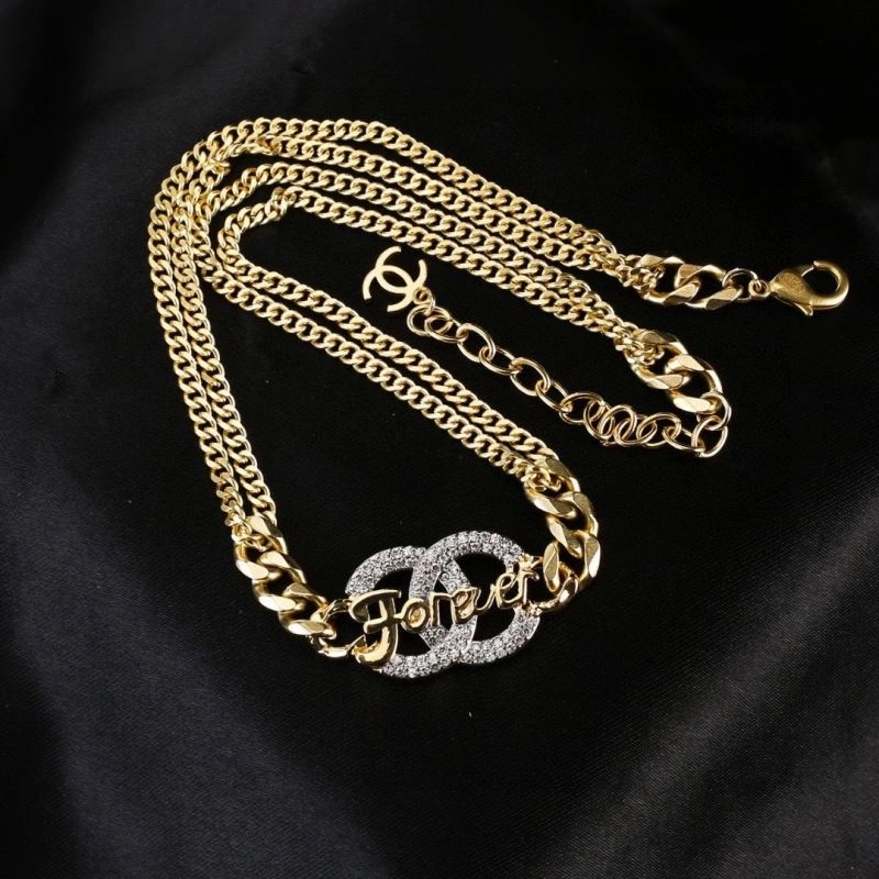 Effortless Chanel Necklaces 228635