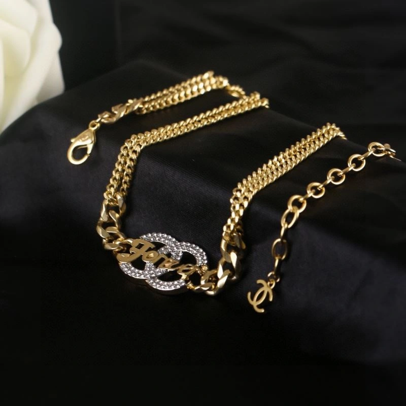 Effortless Chanel Necklaces 228635