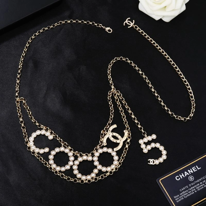 FashionForward Chanel Necklaces 228638