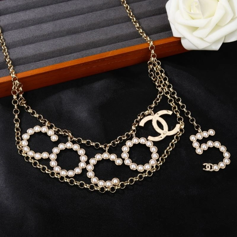 FashionForward Chanel Necklaces 228638