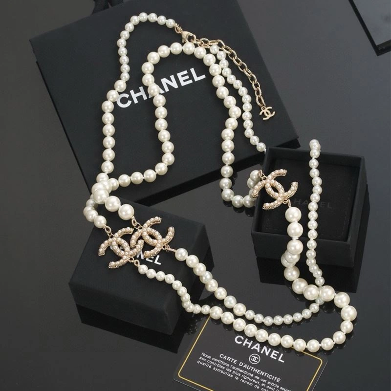 Minimalist Chanel Necklaces 228641