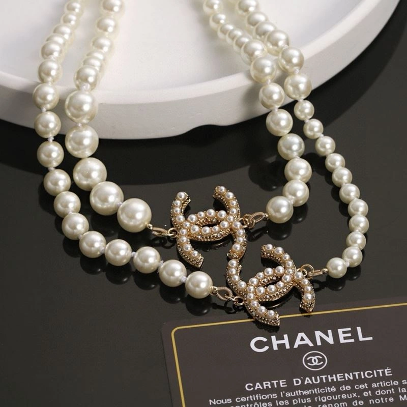 Minimalist Chanel Necklaces 228641