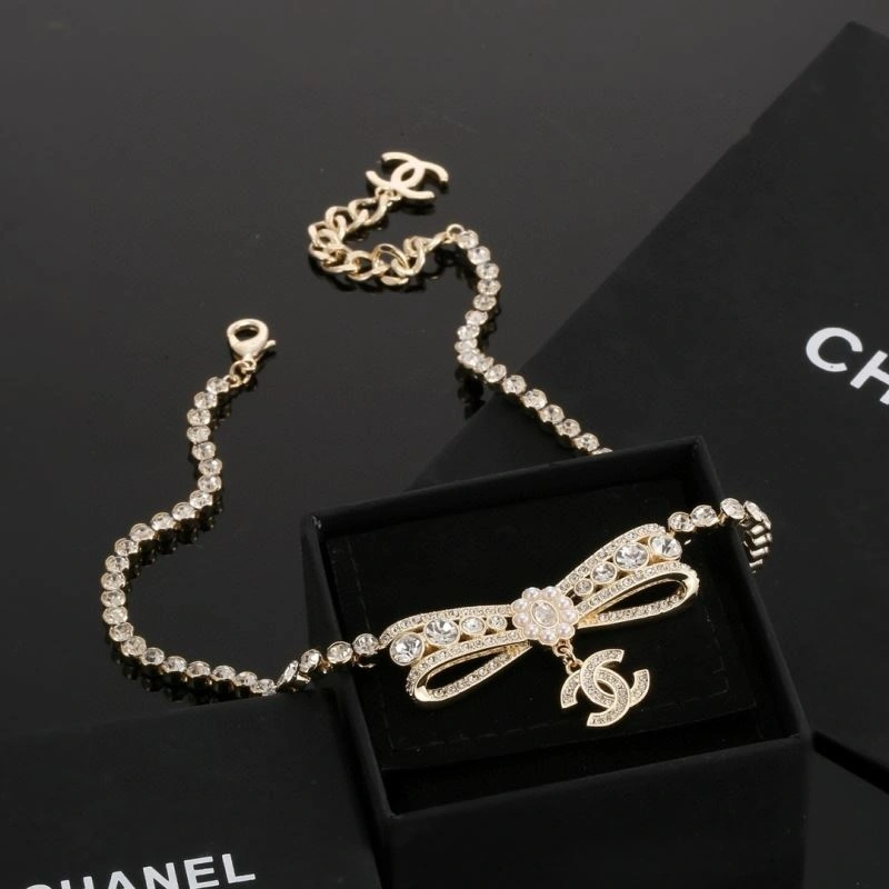 Neat Chanel Necklaces 228652