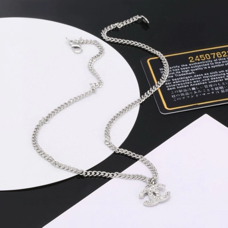 Chanel Necklaces Sleek 218788