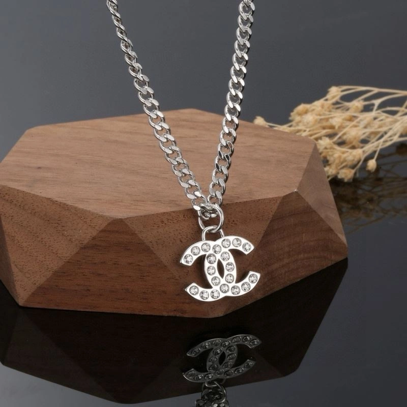 Chanel Necklaces Sleek 218788