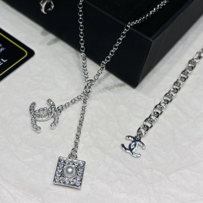 Premium Chanel Necklaces 228589