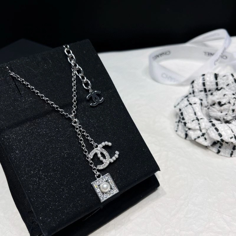 Premium Chanel Necklaces 228589