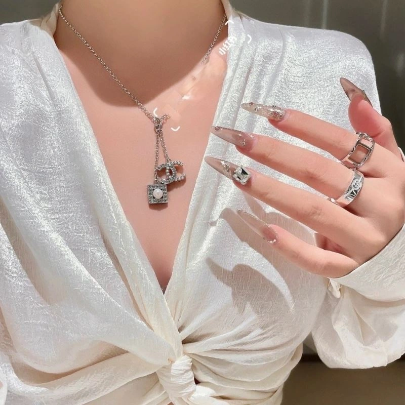 Premium Chanel Necklaces 228589