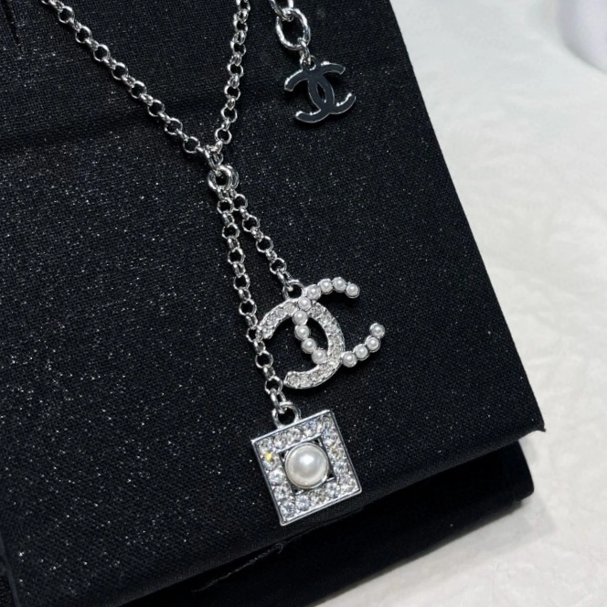 Premium Chanel Necklaces 228589