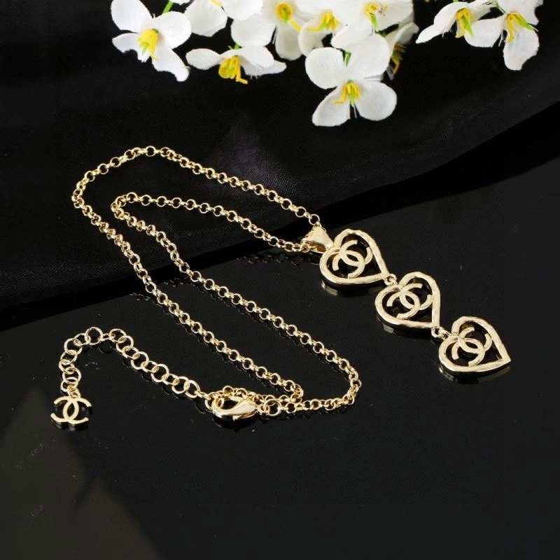 Chanel Necklaces Contemporary 228587