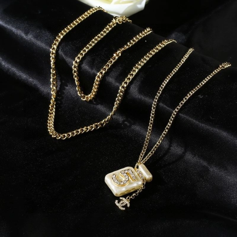 Supportive Chanel Necklaces 228605