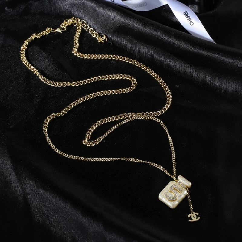 Supportive Chanel Necklaces 228605