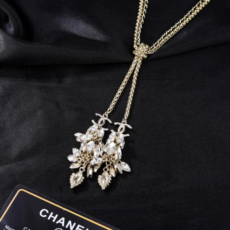 Resilient Chanel Necklaces 228642