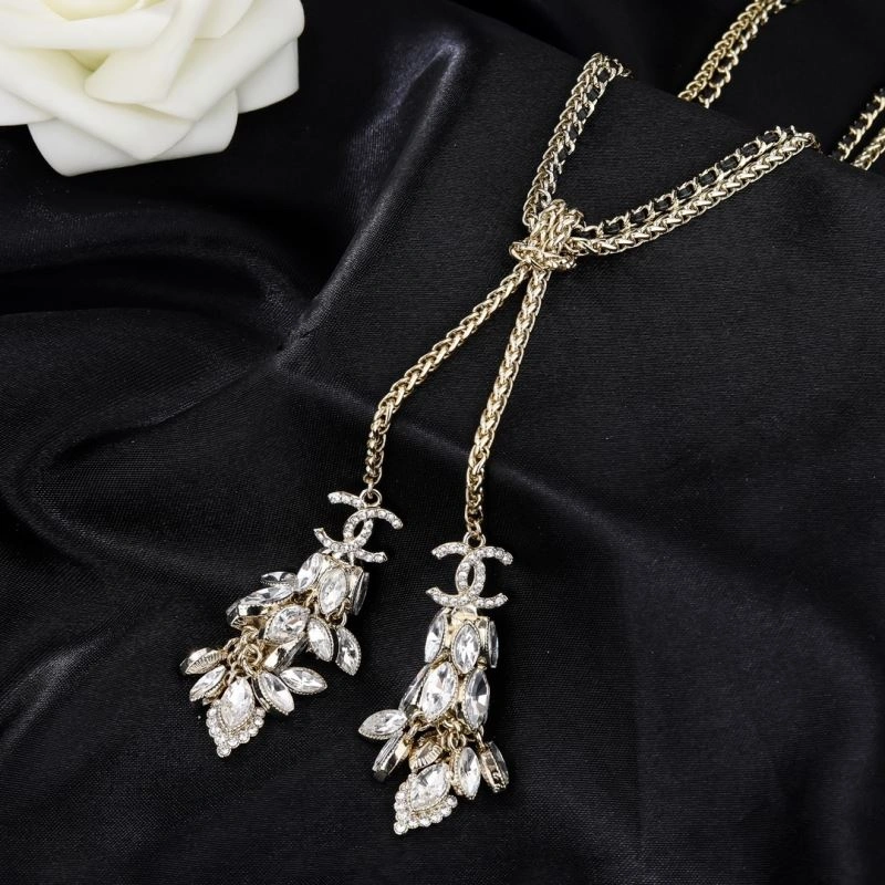 Resilient Chanel Necklaces 228642