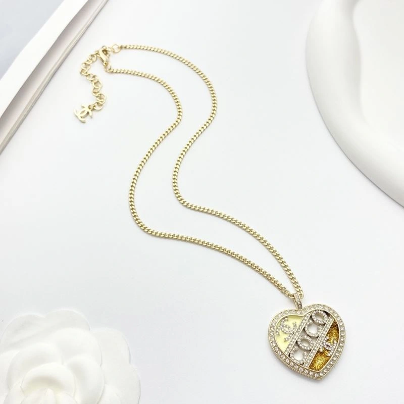 Snug Chanel Necklaces 228597