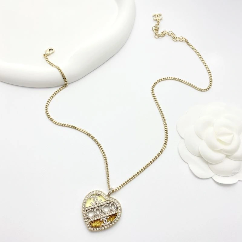 Snug Chanel Necklaces 228597