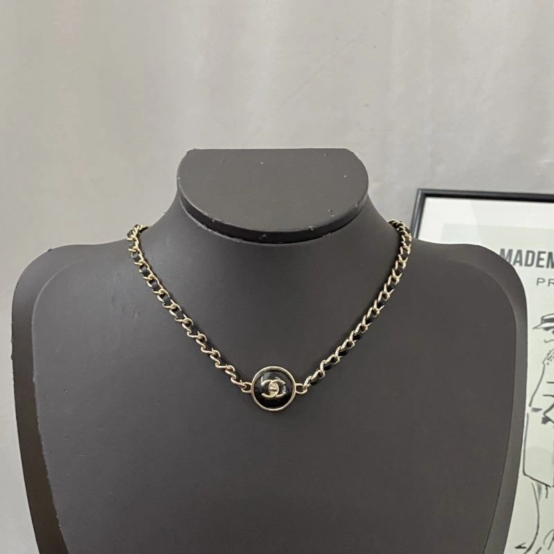 Chanel Necklaces Bright 228626