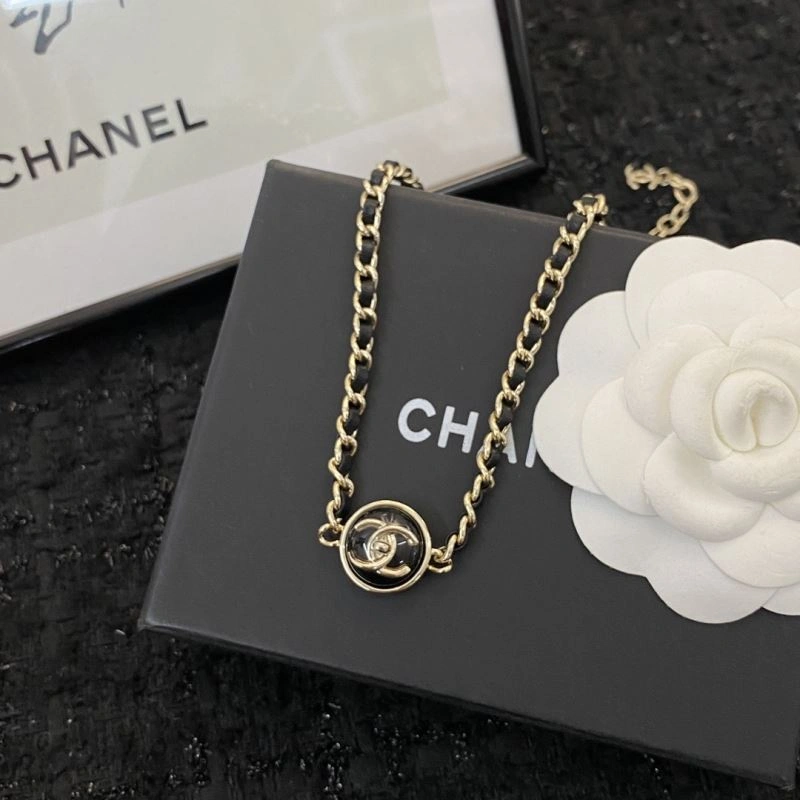 Chanel Necklaces Bright 228626