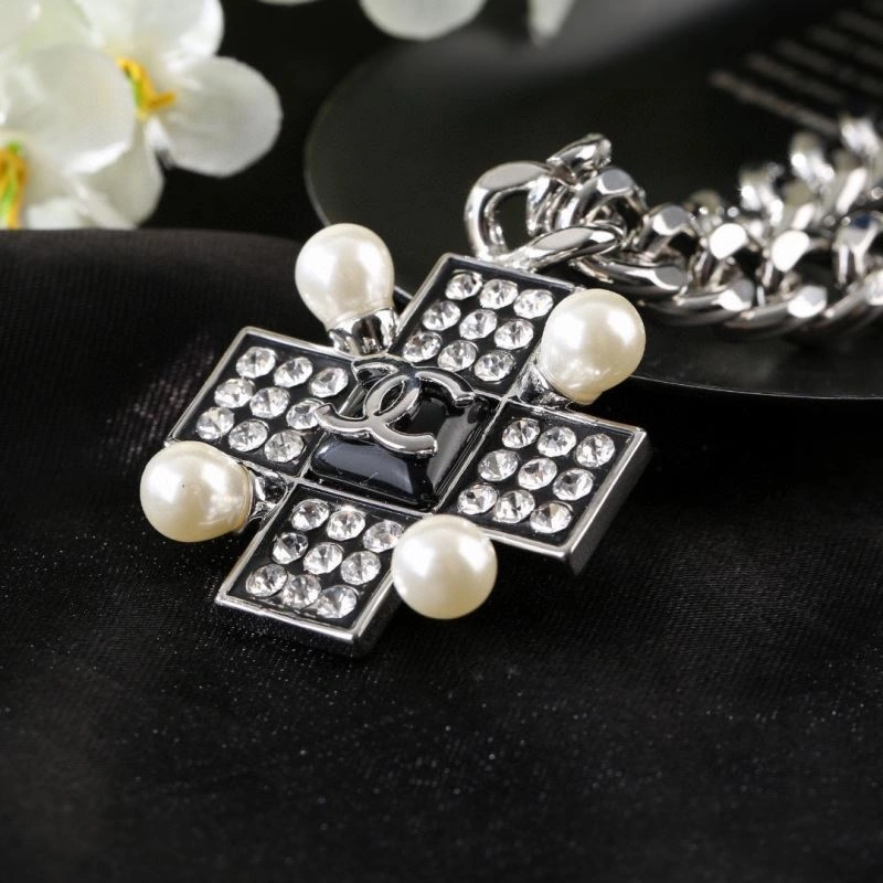 Chanel Necklaces Compact 228575