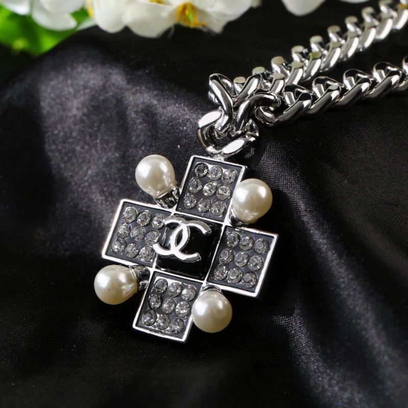 Chanel Necklaces Compact 228575