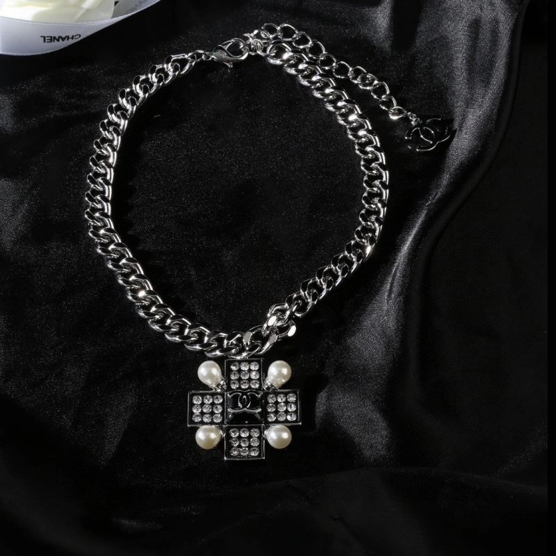 Chanel Necklaces Compact 228575