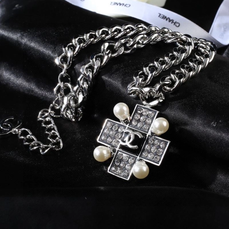 Chanel Necklaces Compact 228575