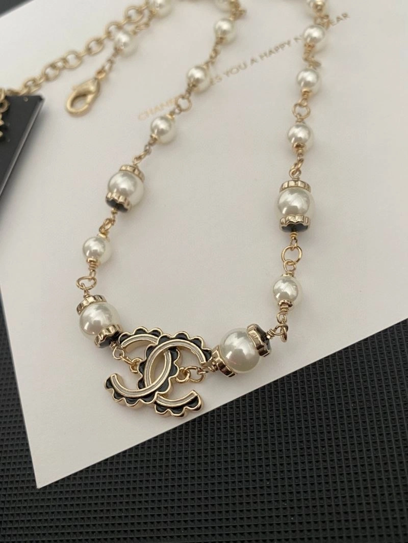 FashionForward Chanel Necklaces 228543
