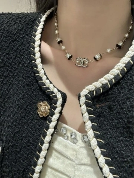 FashionForward Chanel Necklaces 228543