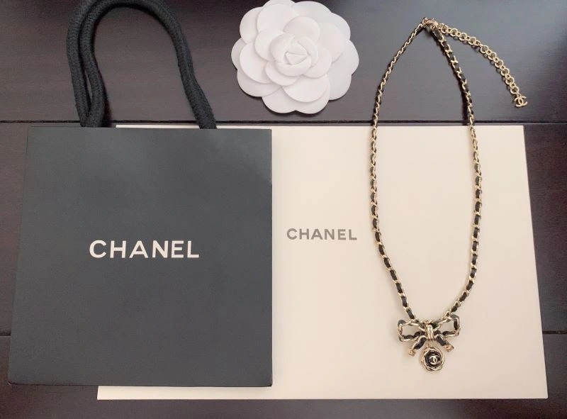 Affordable Chanel Necklaces 228563