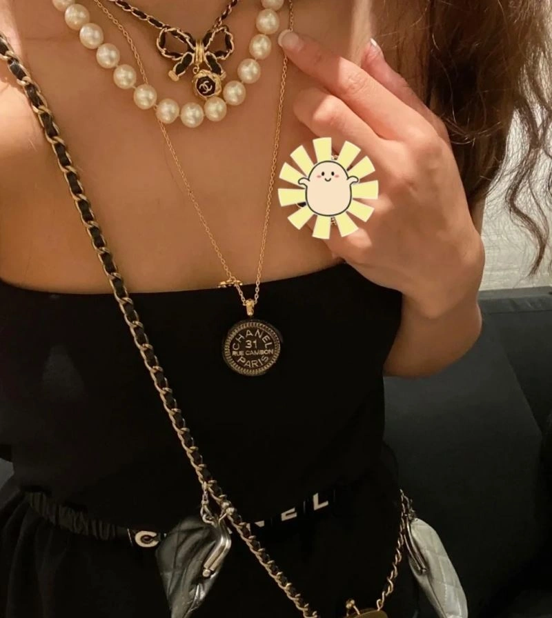 Affordable Chanel Necklaces 228563