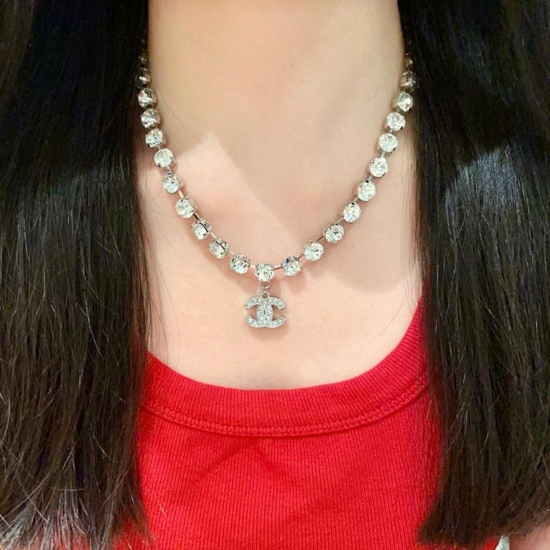Resilient Chanel Necklaces 228549