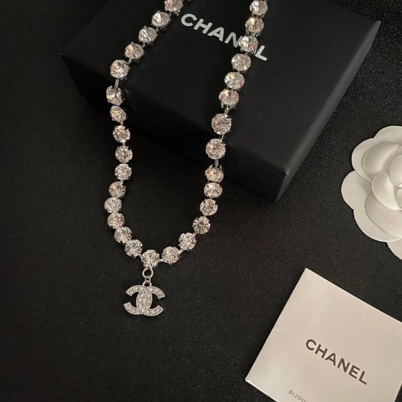 Resilient Chanel Necklaces 228549