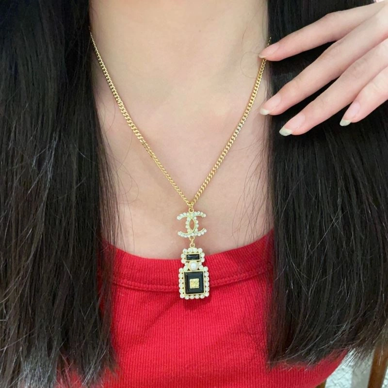 Youthful Chanel Necklaces 228625