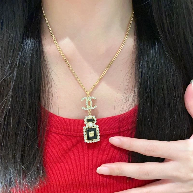 Youthful Chanel Necklaces 228625