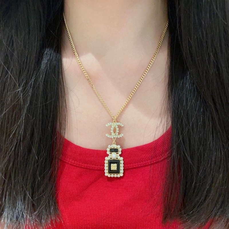Youthful Chanel Necklaces 228625