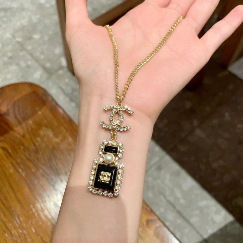Youthful Chanel Necklaces 228625