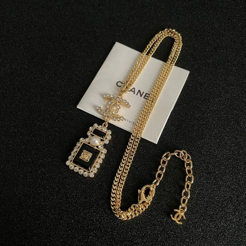 Youthful Chanel Necklaces 228625