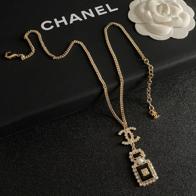 Youthful Chanel Necklaces 228625