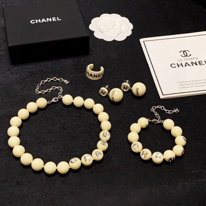 Chanel Necklaces Modern 228529