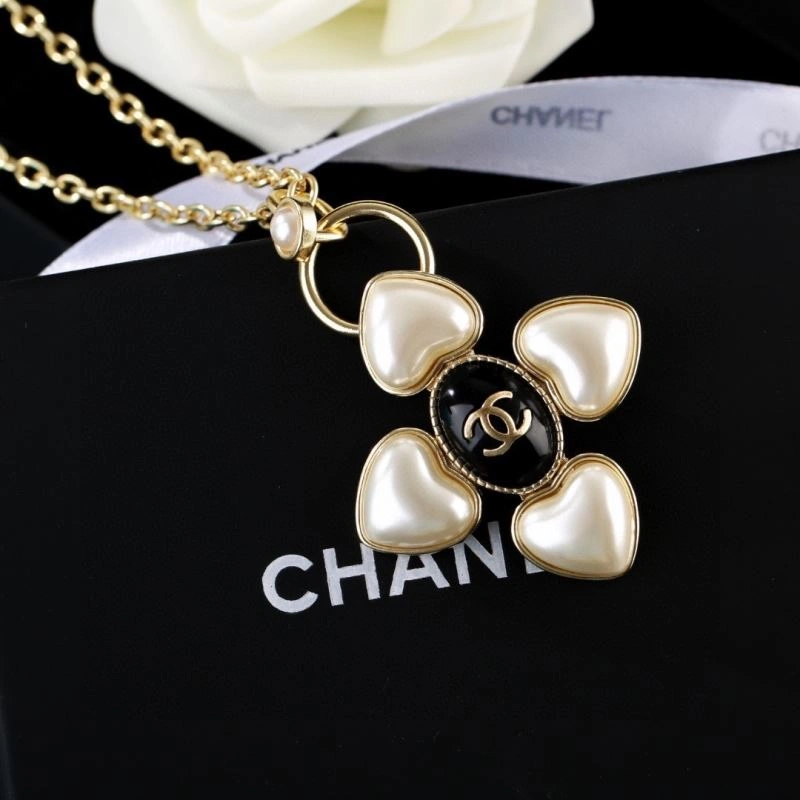 Resilient Chanel Necklaces 228577