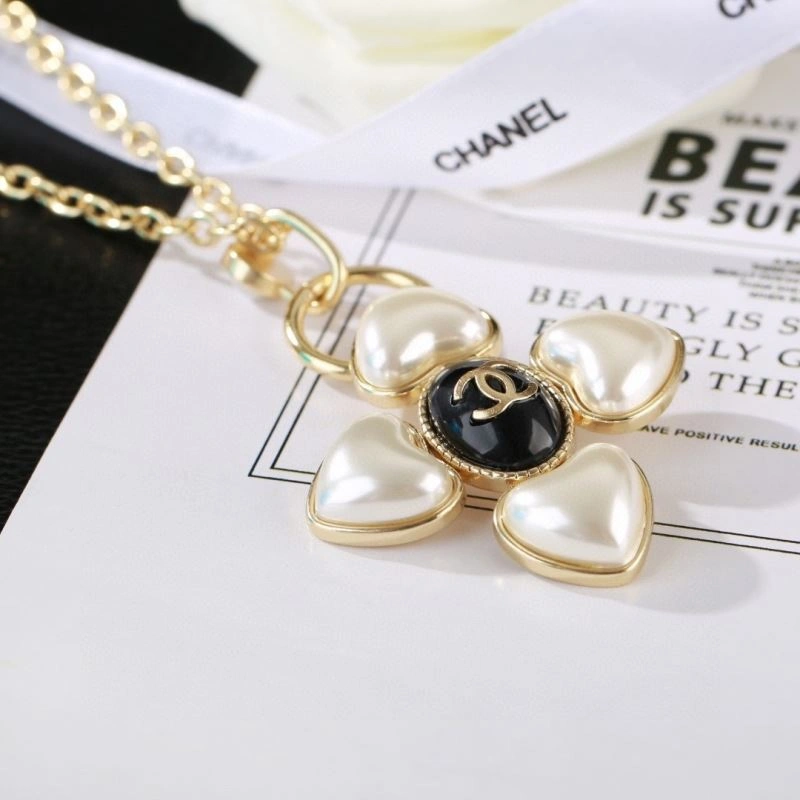 Resilient Chanel Necklaces 228577