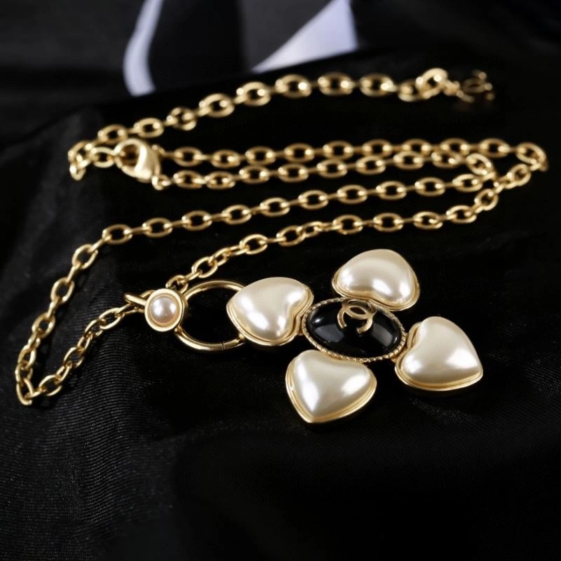 Resilient Chanel Necklaces 228577
