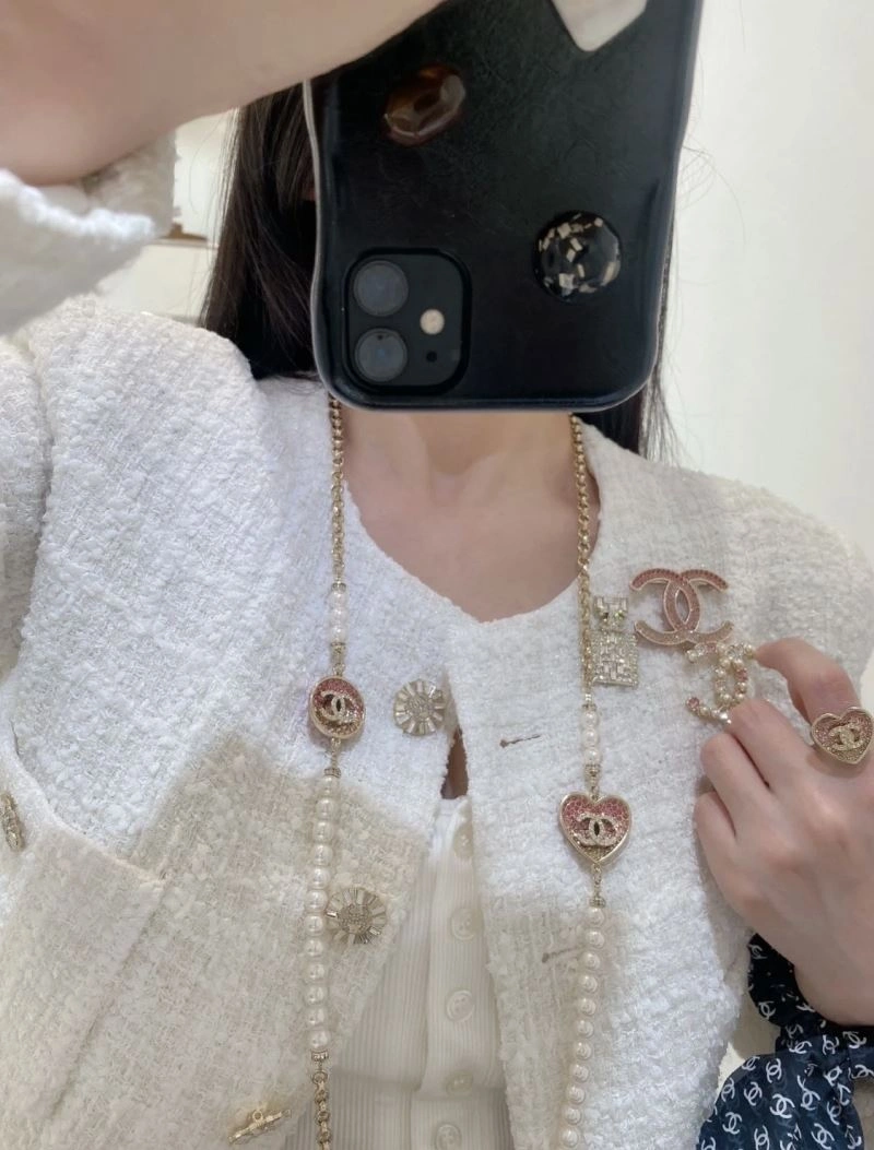 Compact Chanel Necklaces 228507