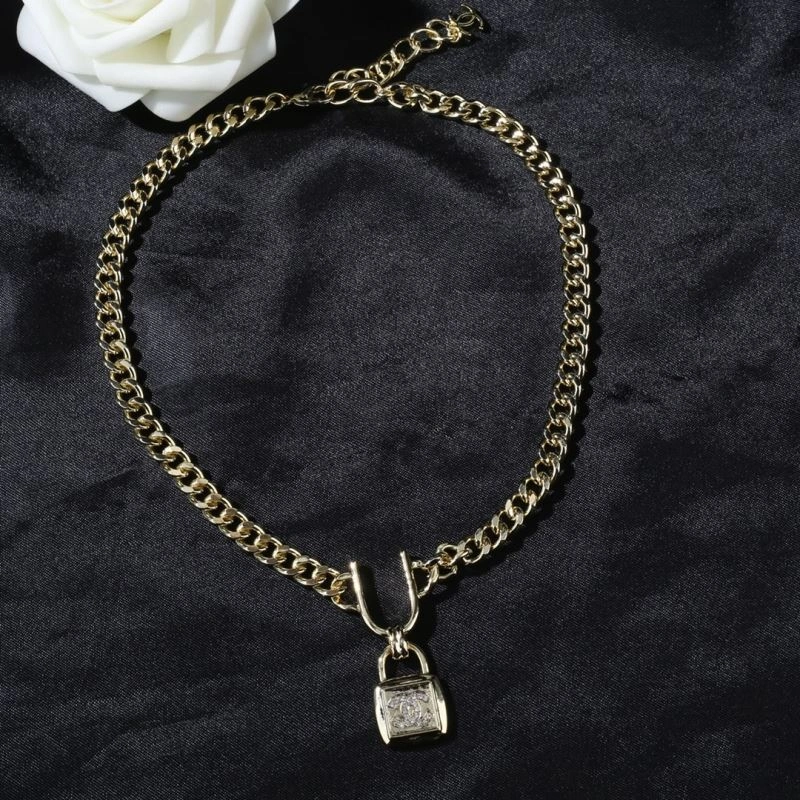 Chanel Necklaces Functional 228499