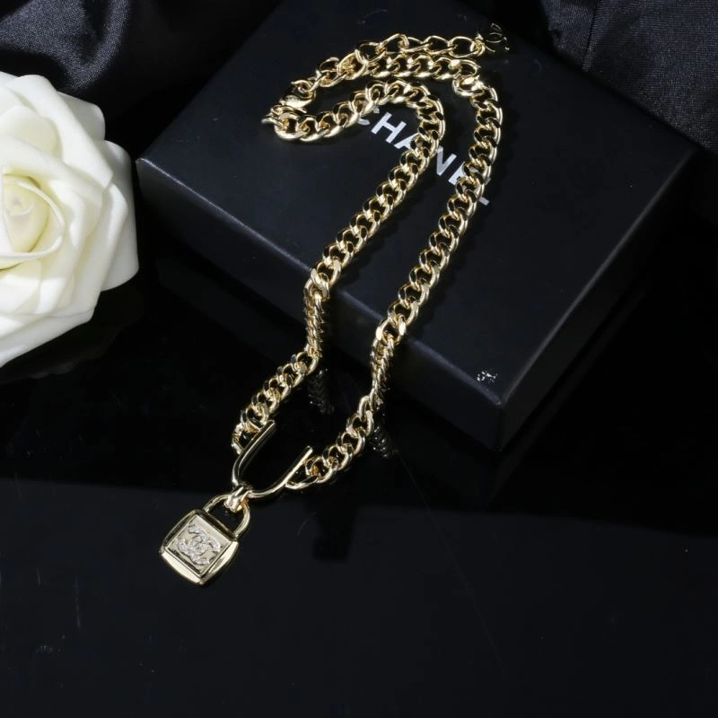 Chanel Necklaces Functional 228499