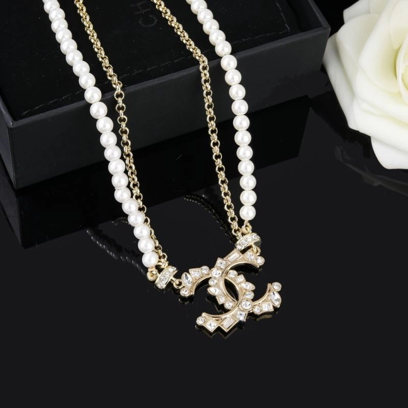Sophisticated Chanel Necklaces 228505