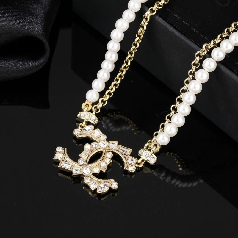 Sophisticated Chanel Necklaces 228505