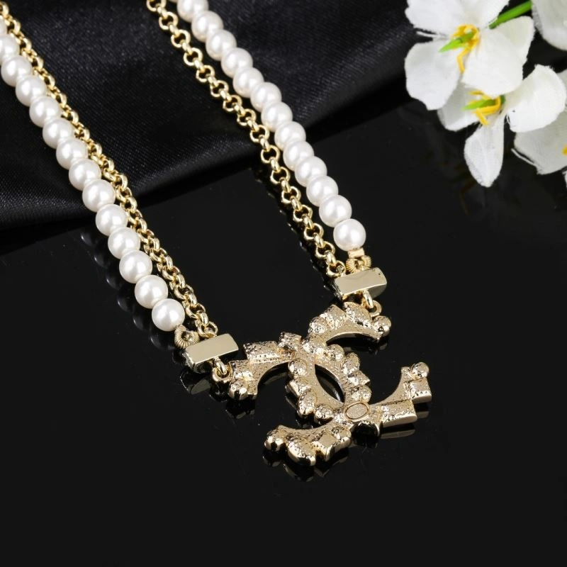 Sophisticated Chanel Necklaces 228505
