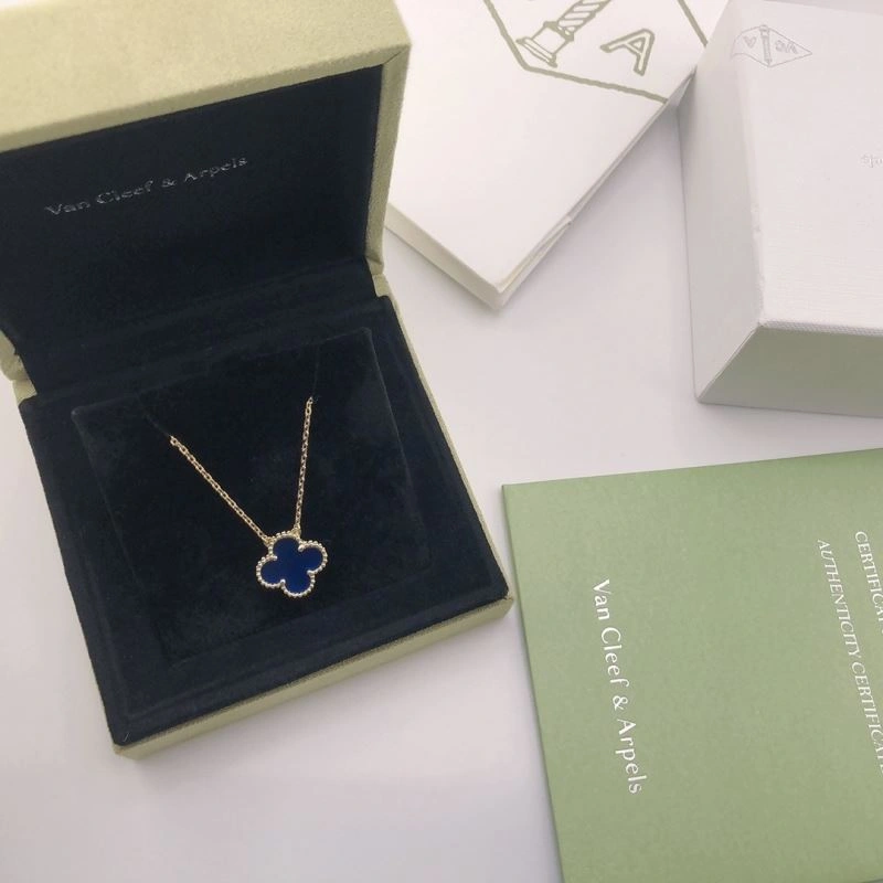 Chanel Necklaces Sporty 228494